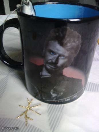 TASSE JOHNNY HALLYDAY 14 Paris 20 (75)