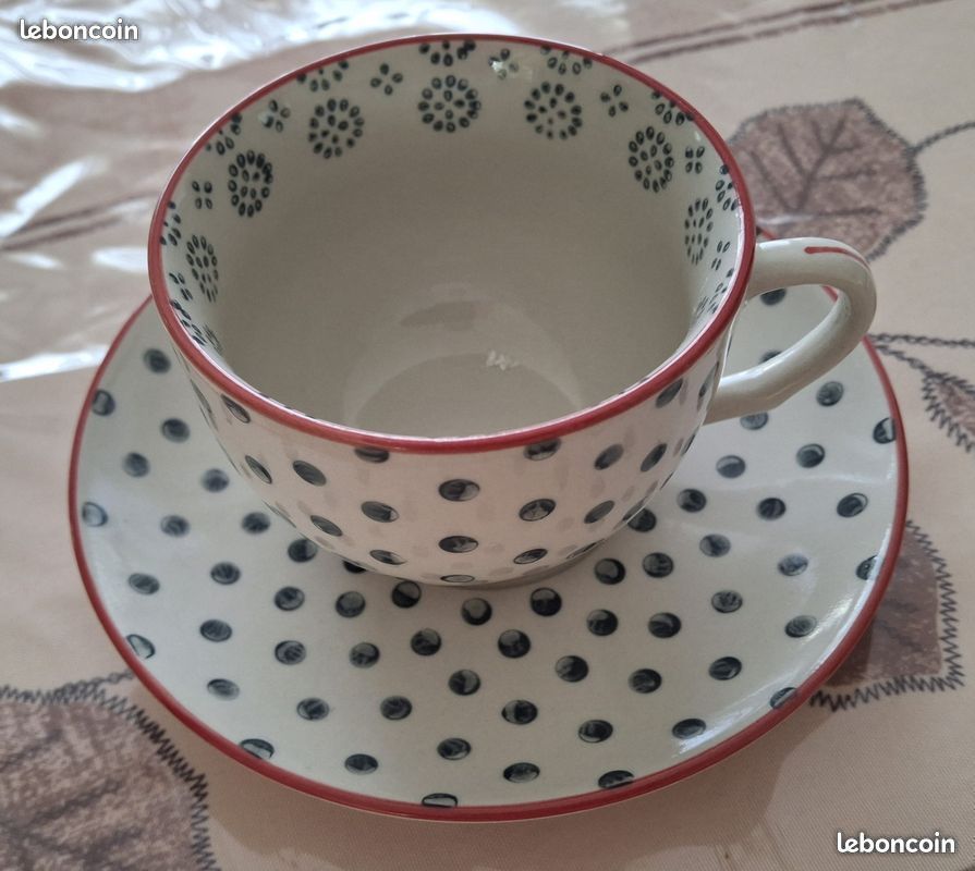 1 tasse de marque Amadeus avec soucoupe jamais utilis�e 15 Meaux (77)