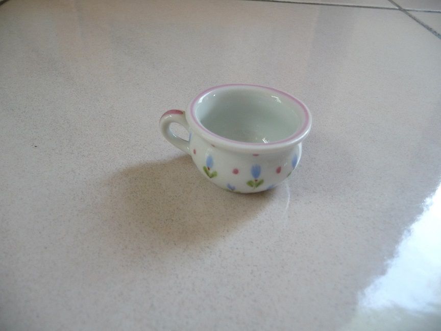 Tasse miniature porcelaine de Limoges d�cor main 5 Celles-sur-Belle (79)