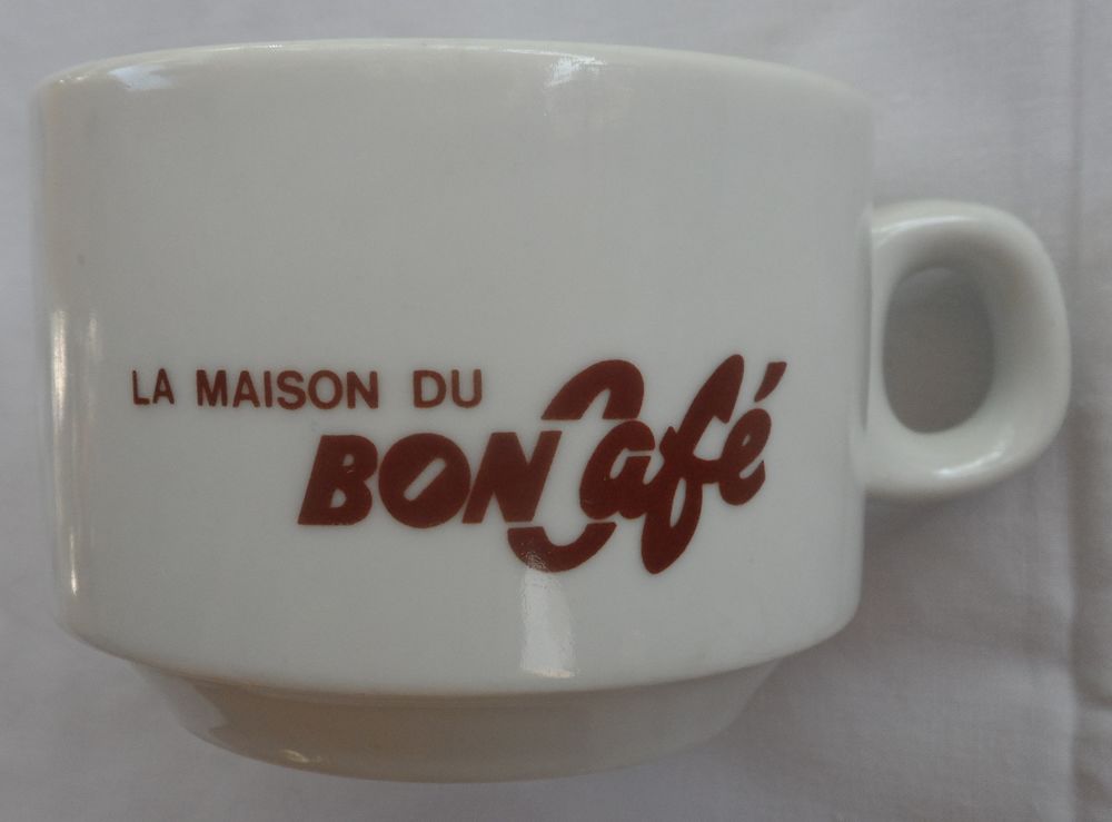Tasse publicitaire neuve La maison du bon caf� 
Hauteur 6,5 3 Castries (34)