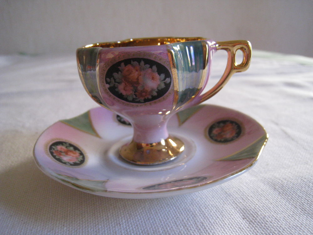 Tasse et sous tasse ancienne peinte � la main 14 Vinay (38)