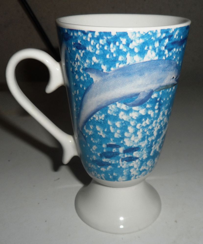 1 Tasse vintage neuve th�me poissons La collection Julia.L C 8 Castries (34)