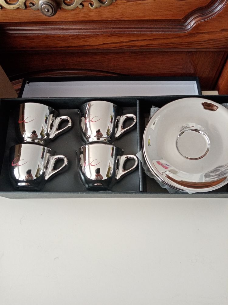 Tasses argent� 0 Ermont (95)