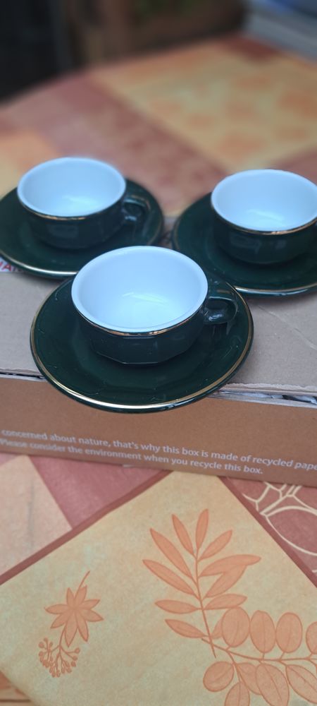 6 TASSES A CAFE ANCIENNES  PILLIVUYT  40 La Fert� (39)
