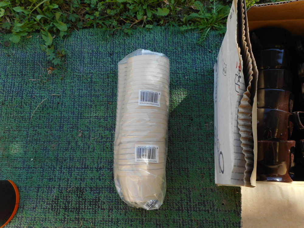 LOT DE 48 TASSES A CAFE PLASTIQUE 8 Mazan (84)