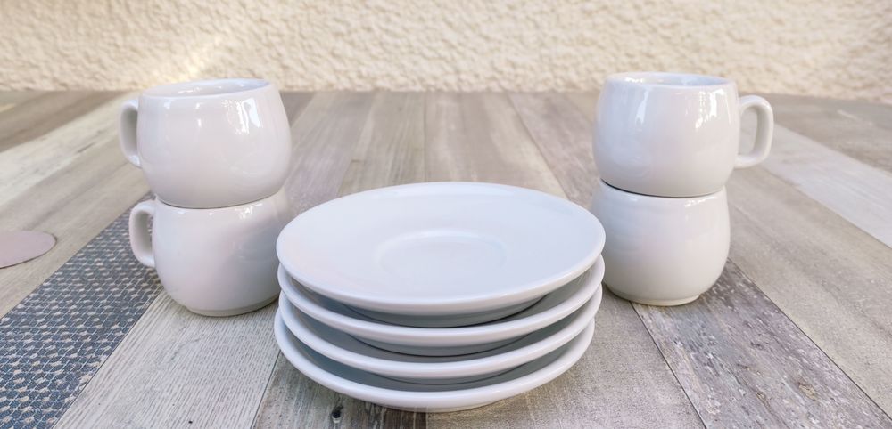 [Lot #1] 4 tasses � caf� + 4 soucoupes 5 Narbonne (11)