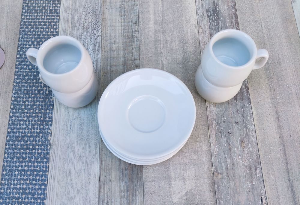 [Lot #2] 4 tasses � caf� + 4 soucoupes 5 Narbonne (11)