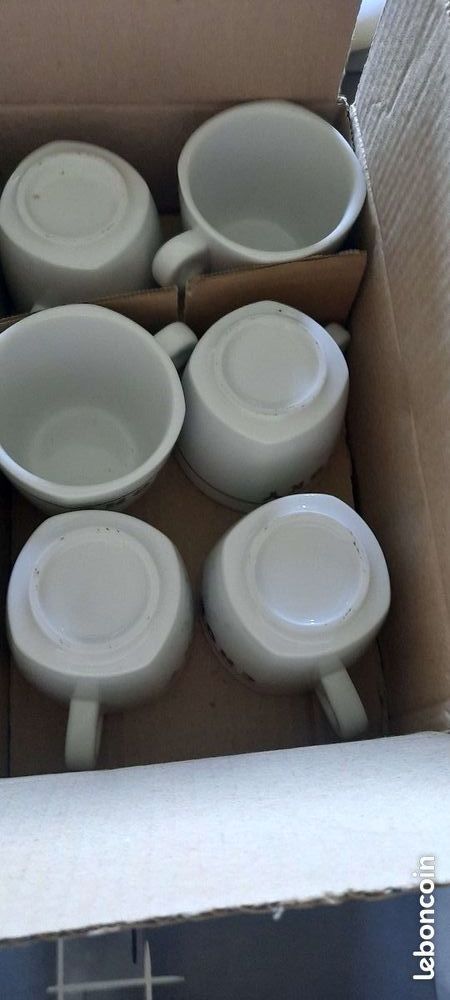 Tasses chocolat ou grand caf� 0 Vittel (88)