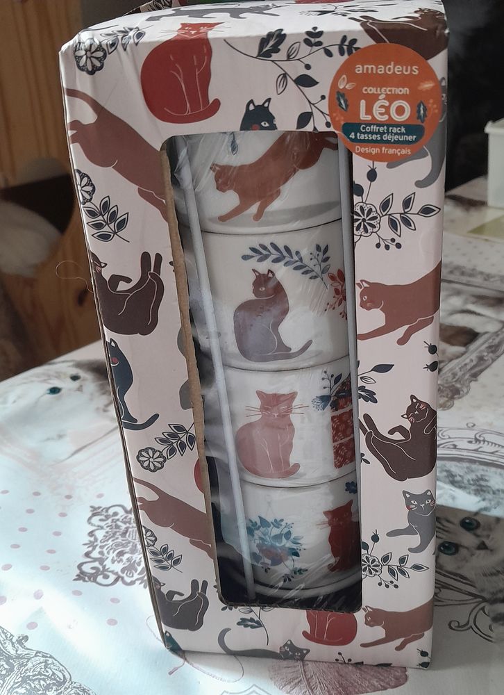 Tasses d�cor�es CHAT 10 Villefranche-sur-Sa�ne (69)