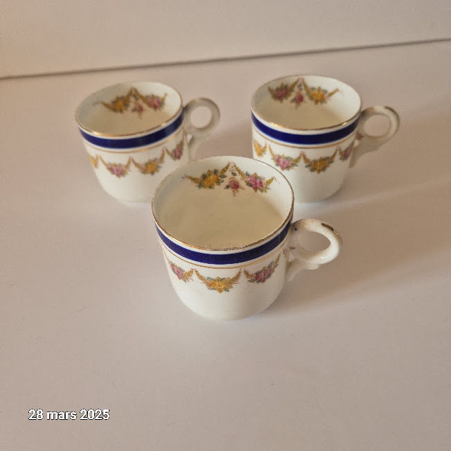 Lot de 3 tasses service a th� Royal albert crown china engla 10 Saumur (49)