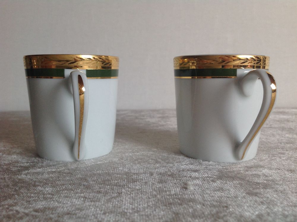 2 TASSES SIMILI OR ET VERT PORCELAINE SOLOGNE Envoi possible 20 Tr�gunc (29)