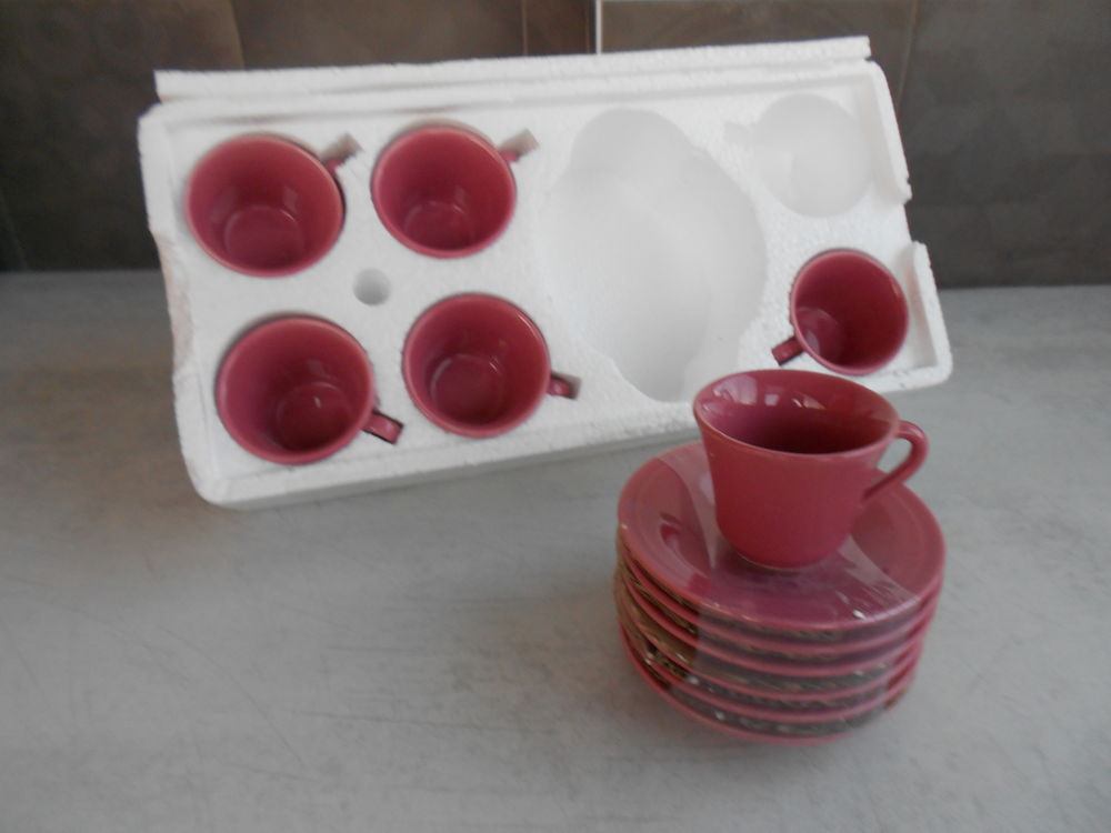 6 tasses et soucoupes � caf� 5 Villeneuve-Saint-Georges (94)