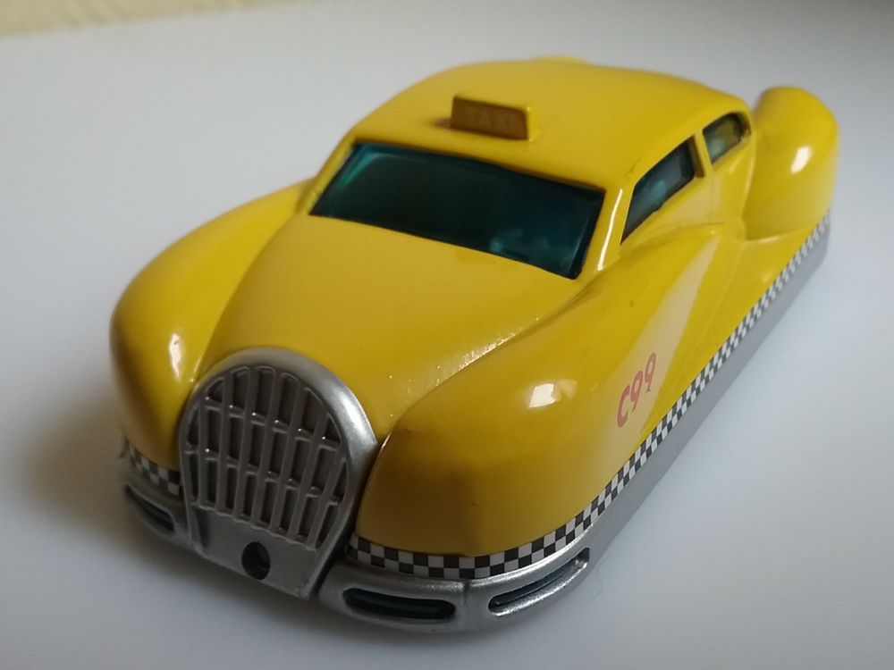  Taxi jaune du film 5e �l�ment  GTi75 30 Paris 18 (75)