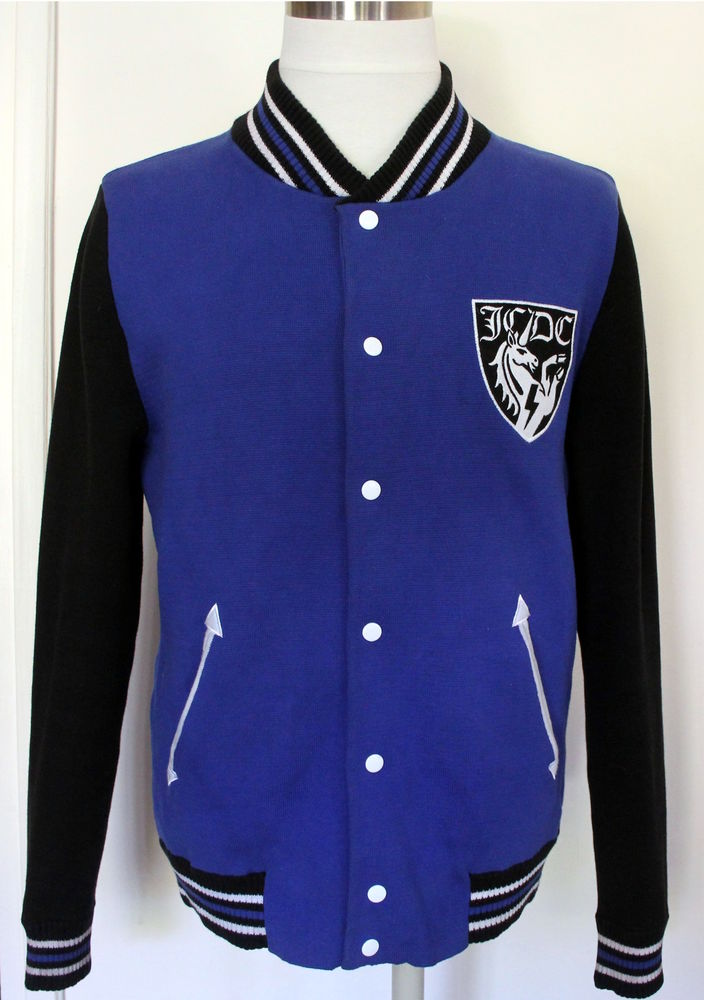 Teddy noir bleu J.C DE CASTELBALJAC 290 Issy-les-Moulineaux (92)