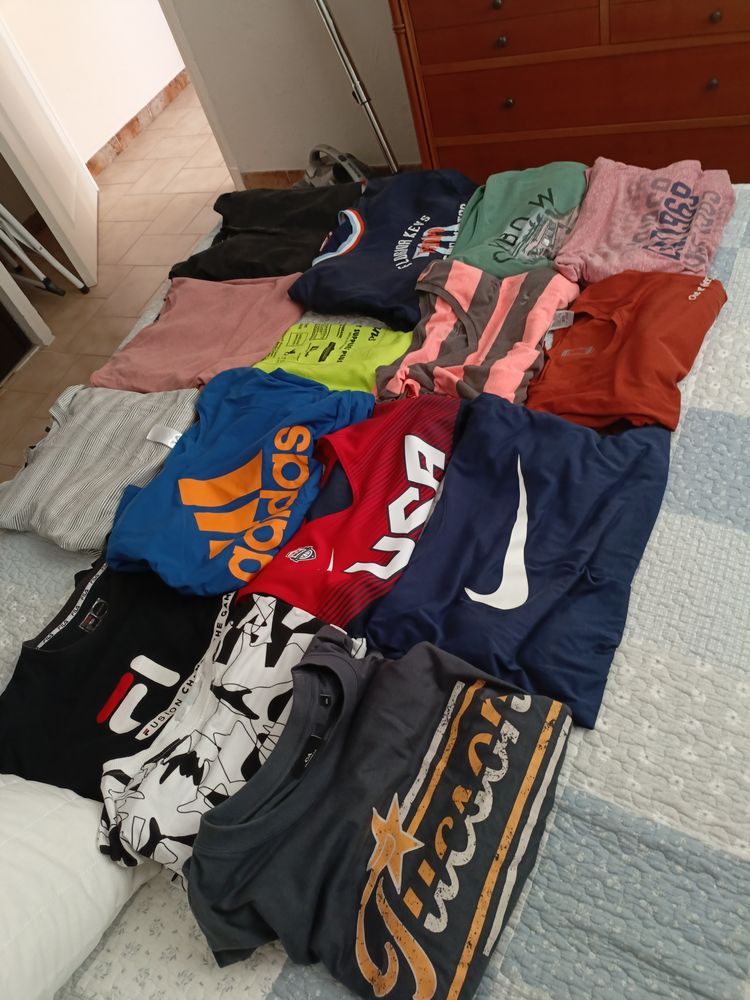 Lot de teeshirt bon �tat 45 Antibes (06)