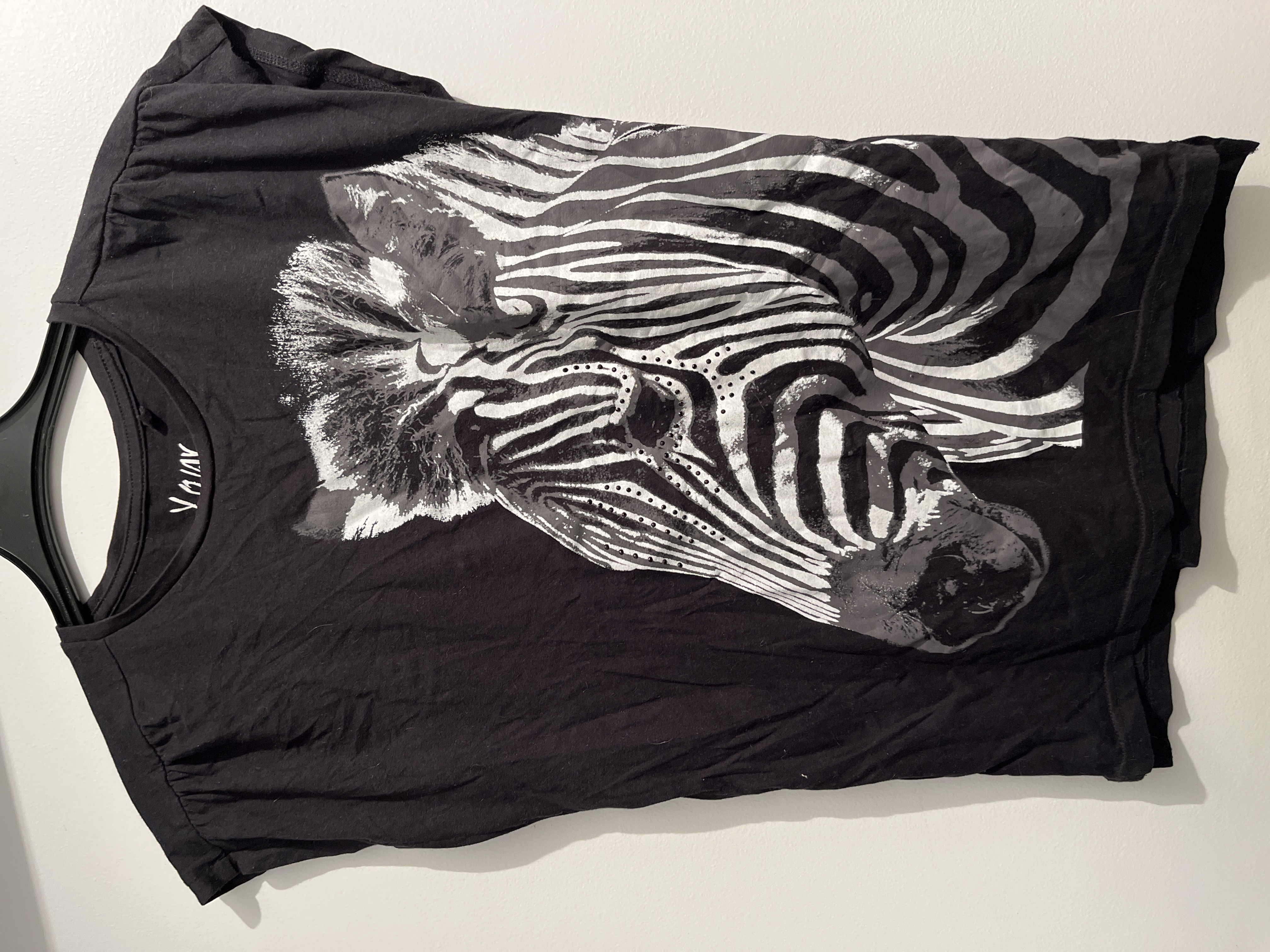 Teeshirt noir avec motif z�bre avec incrustation de pierres 10 Villiers-sur-Marne (94)