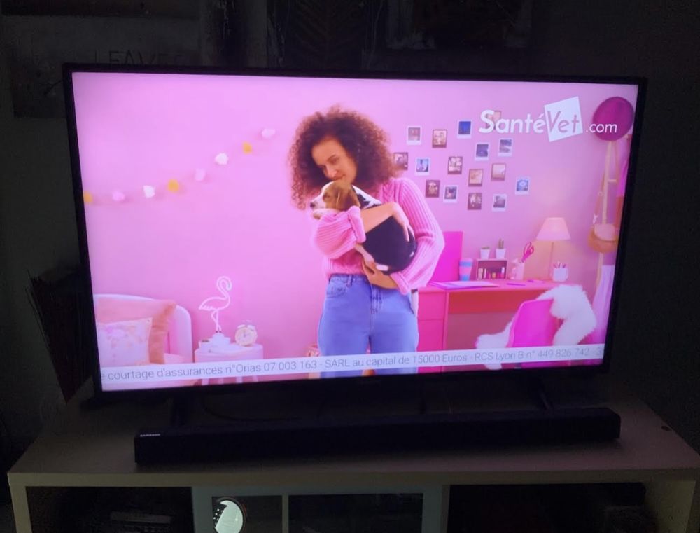 T�l� 126cm �tat neuf impeccable 6 mois 
LED GRANDIN 
180 Nice (06)