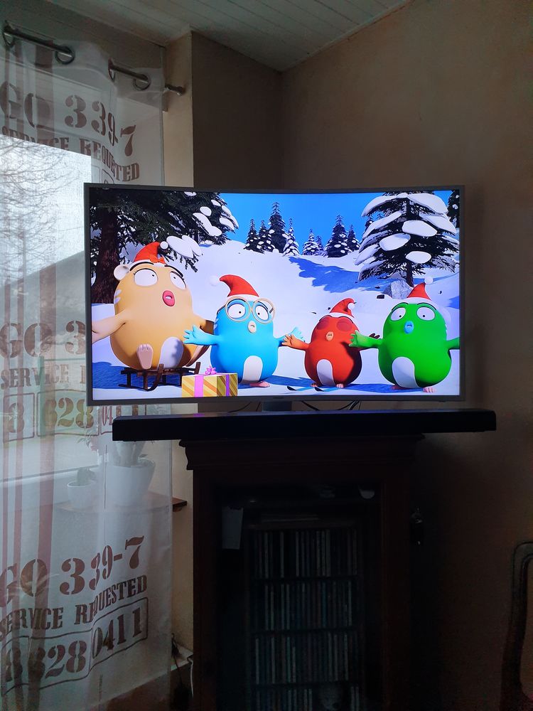 T�l� Samsung Led 4 K 230 Clarafond-Arcine (74)