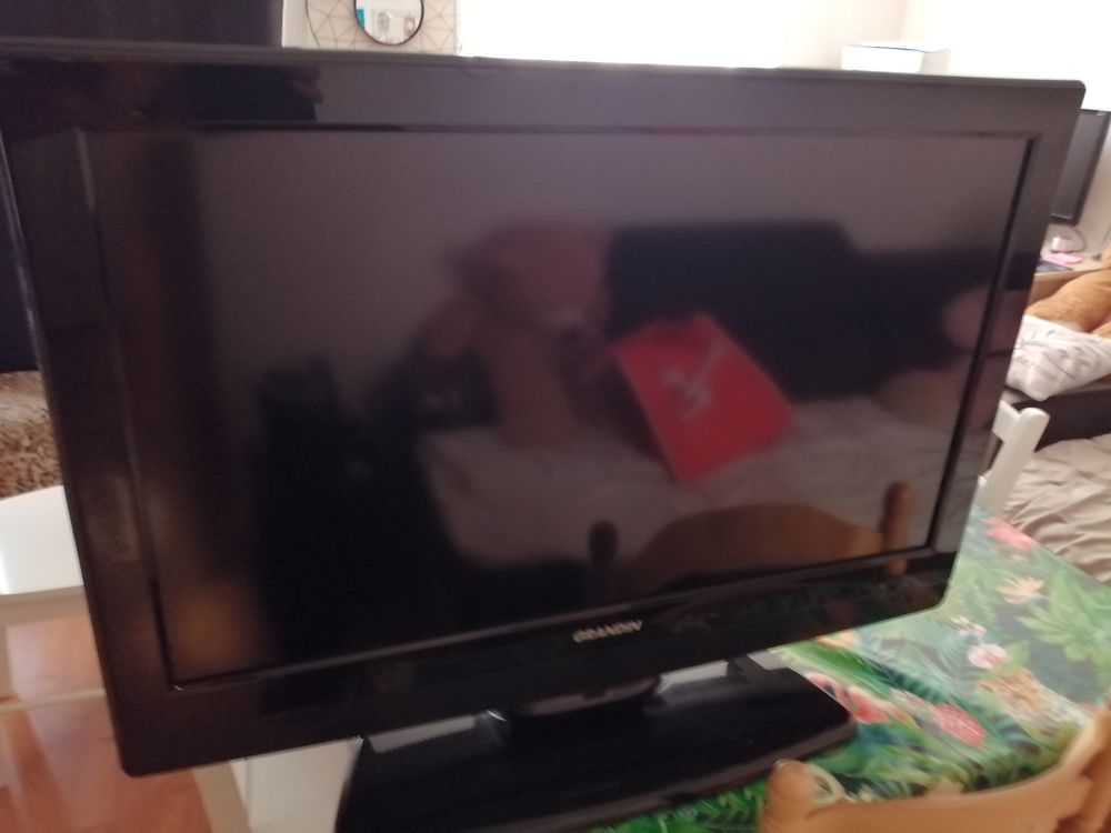 T�l� 80 cm 70 Saint-Quentin (02)