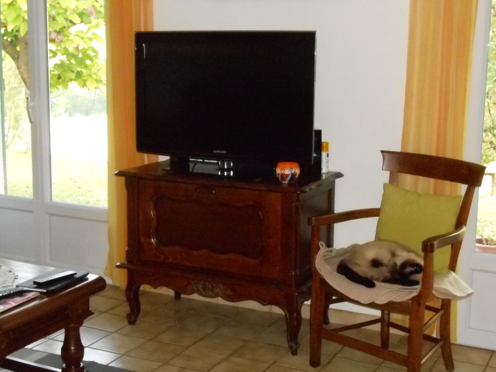 t�l� 100 Montesquieu (47)