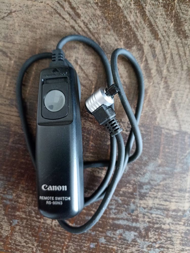    t�l�commande filaire  pour appareil canon, 
20 Rennes (35)