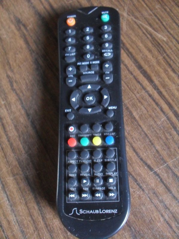 T�l�commande lcd Schaub Lorenz 15 Beauchamp (95)