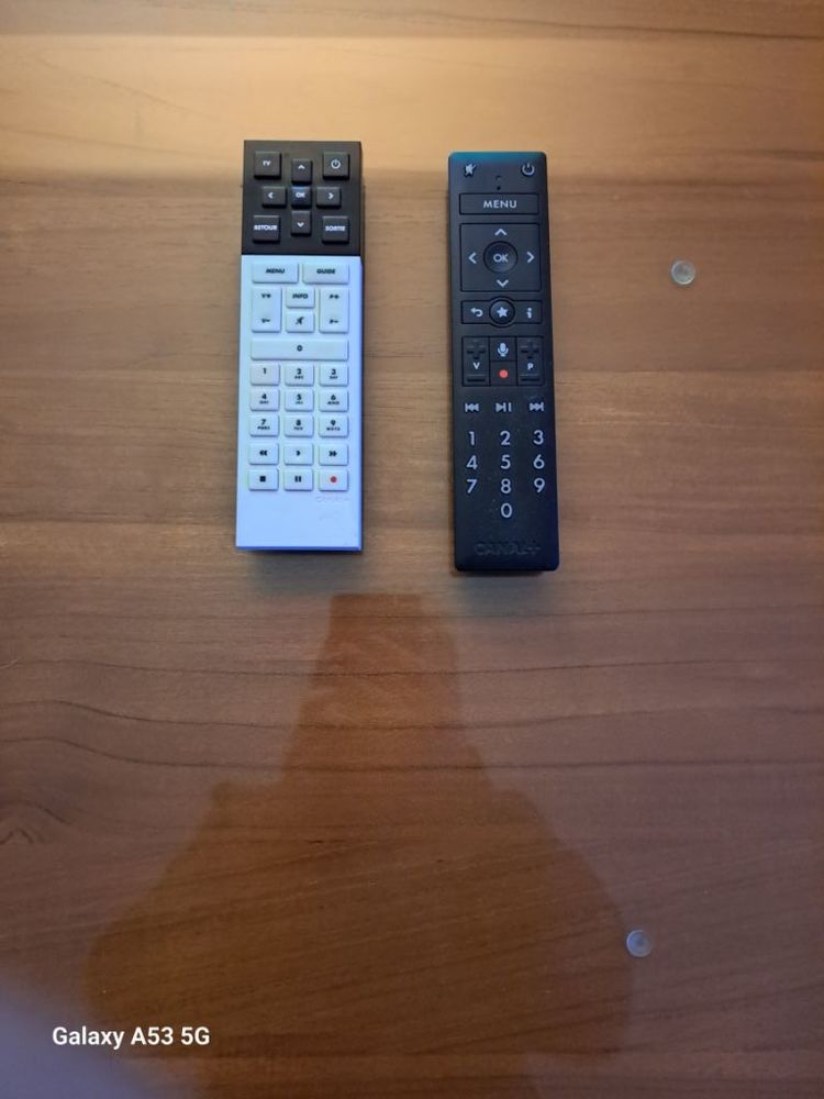 T�l�commandes Canal +
10 Nimes (30)