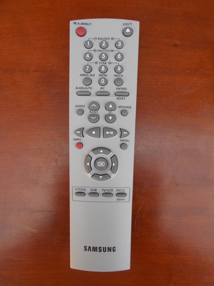 UNE DE CES TELECOMMANDES 3 Dammarie-les-Lys (77)