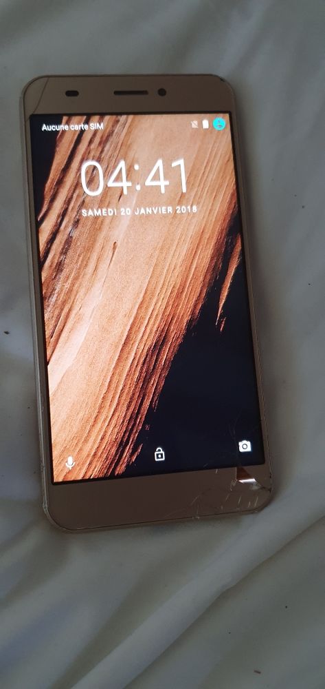 t�l�phone Altice s70 � part ext�rieur tres bonne �tat avec empreinte 60 �chirolles (38)