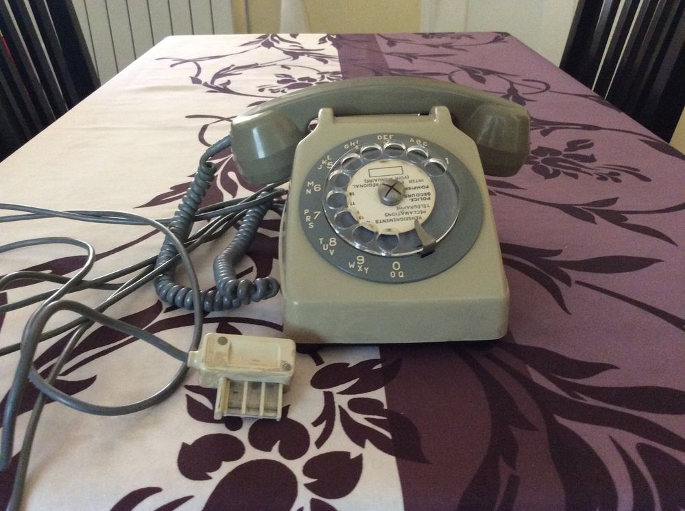 Téléphone ancien vintage année 70 40 Noisy-le-Grand (93)