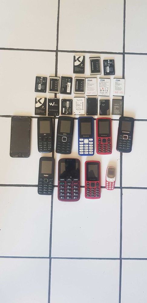 telephone et batteries lot 30 Varces-Alli�res-et-Risset (38)