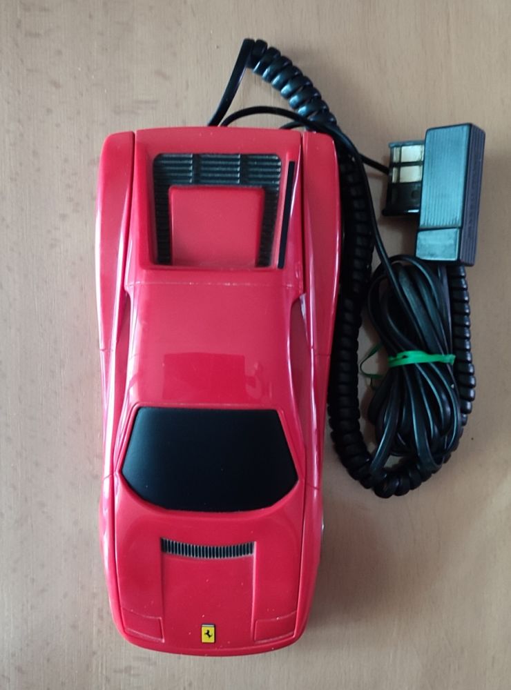 T�l�phone fixe Ferrari rouge 40 Cheminon (51)