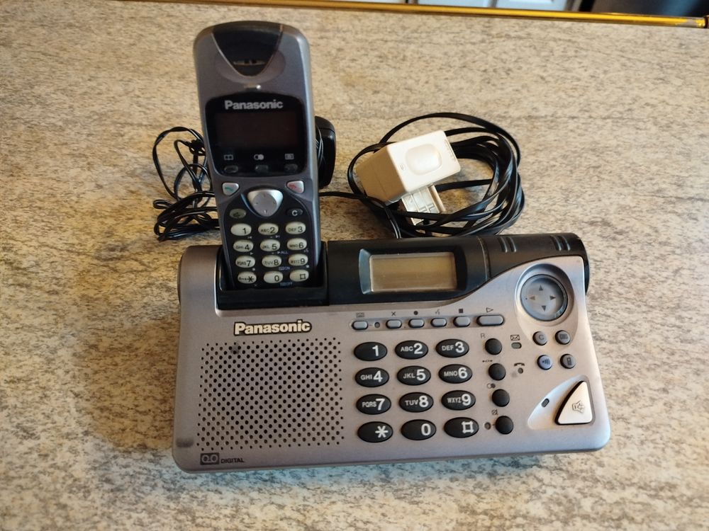 T�l�phone fixe PANASONIC ,1 combin� 8 Bonneuil-Matours (86)
