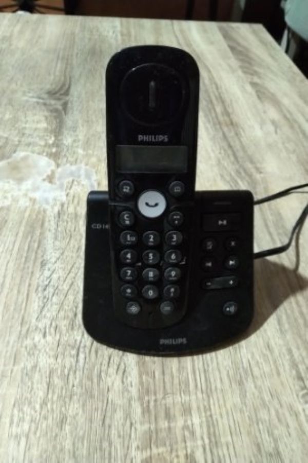 T�l�phone fixe Phillips filiaire avec fils et avec piles AAA 20 Monteux (84)