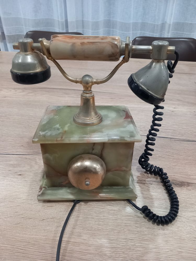 T�l�phone  en marbr� 80 Mont�limar (26)