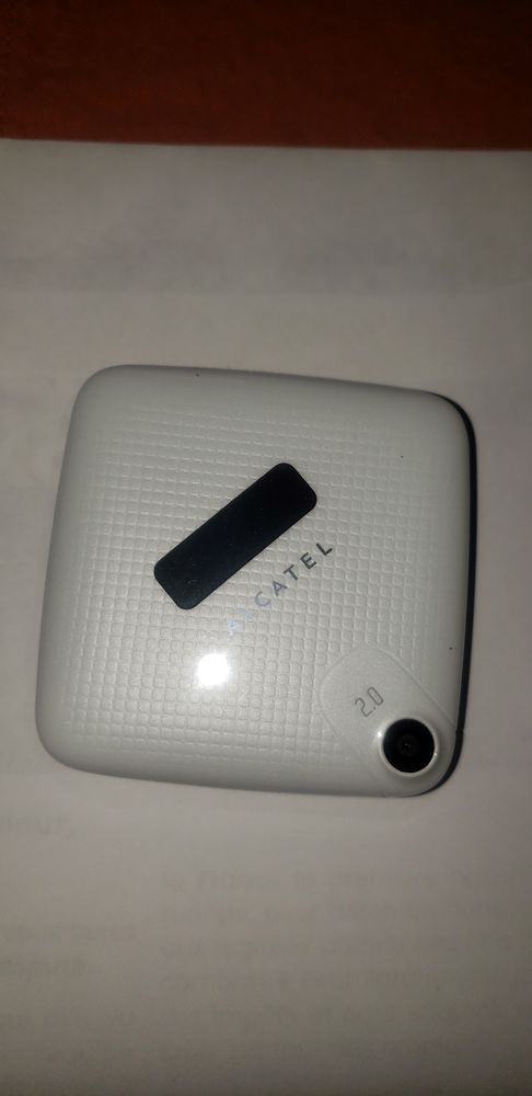 Je un T�l�phone mobile
Marque Alcatel 2.0
A clapet 80 Toulon (83)