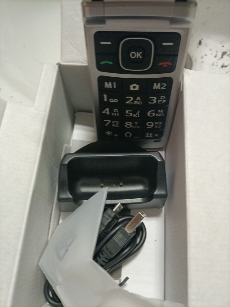 T�l�phone portable clapet 35 Saint-Pierre-de-Cormeilles (27)