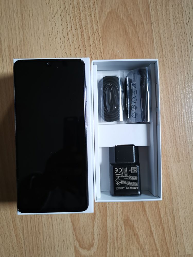 Téléphone portable Samsung Galaxy A41 noir prismatique, 64GB 230 Villemomble (93)