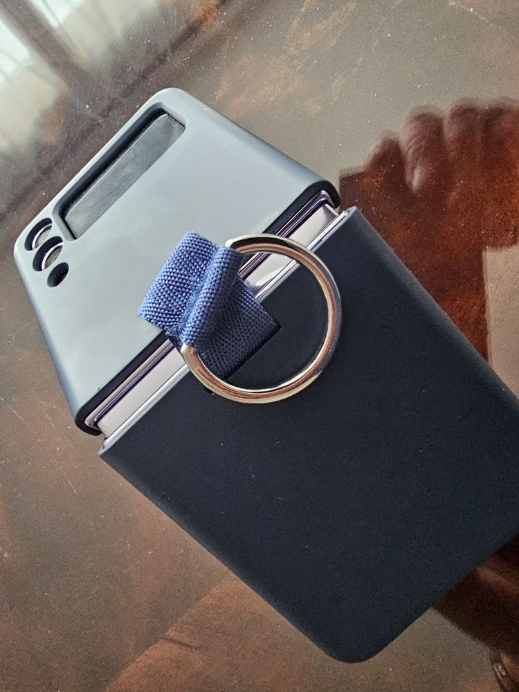 T�l�phone portable Samsung zflip3 �tat neuf d�bloqu� 300 L'Huisserie (53)