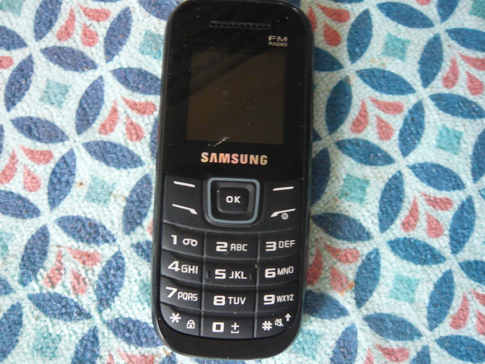 TELEPHONE PORTABLE 30 Paris 9 (75)