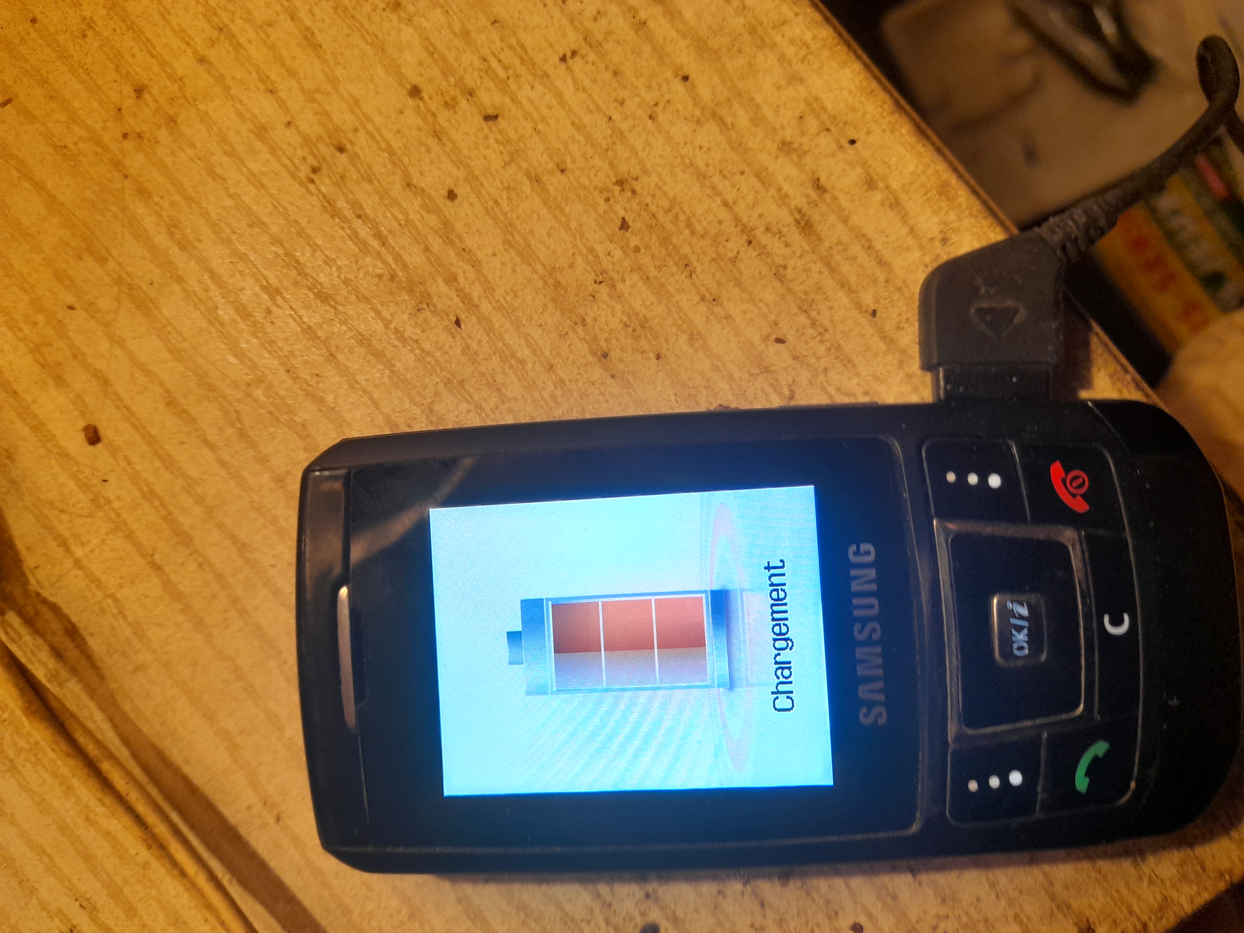 T�l�phone SAMSUNG D900  The Ultra Edition 12.9  30 Saint-Quentin (02)