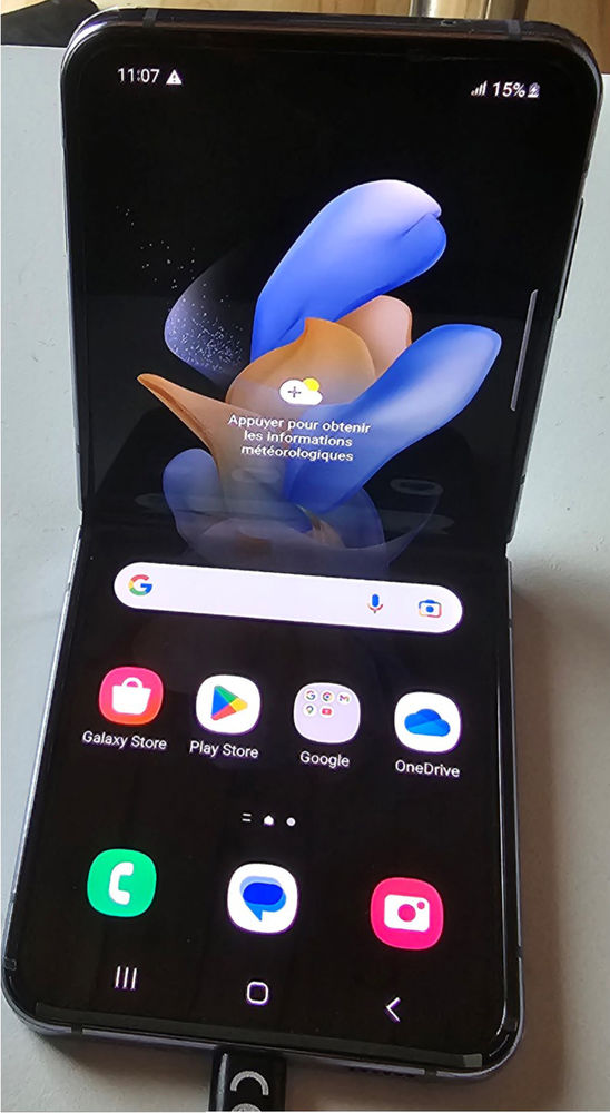 T�l�phone SAMSUNG FLIP 4 (Comme neuf)  
Dans sa boite + conn 430 Cergy (95)