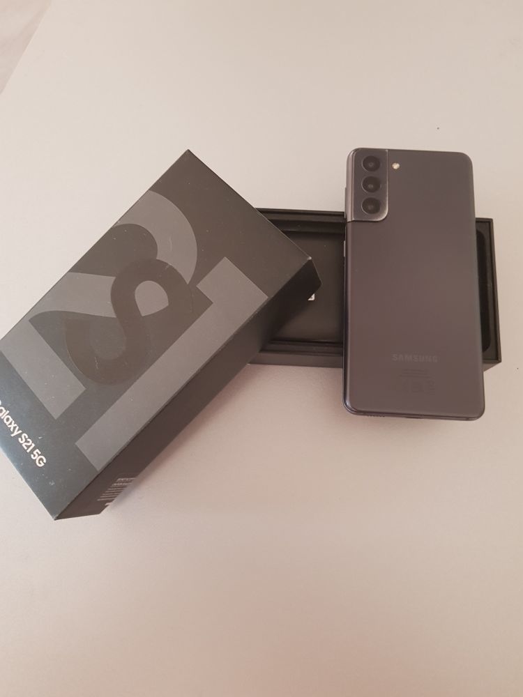 téléphone Samsung Galaxy S21 noir ?? avec appareil Bluetooth noir ?? 380 Villeneuve-Loubet (06)
