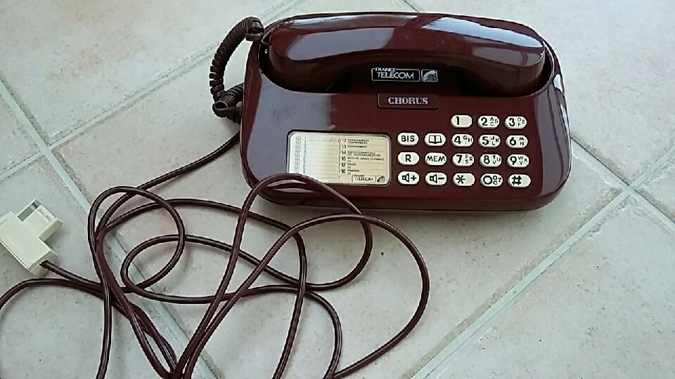 T�l�phone � touches Chorus rouge / marron 15 �pernon (28)