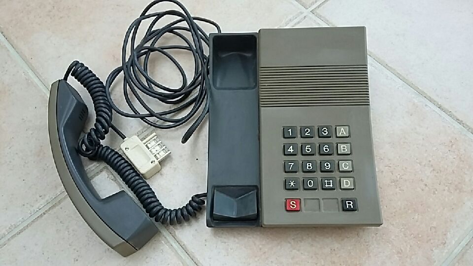 T�l�phone � touches Digitel 2000 13 �pernon (28)