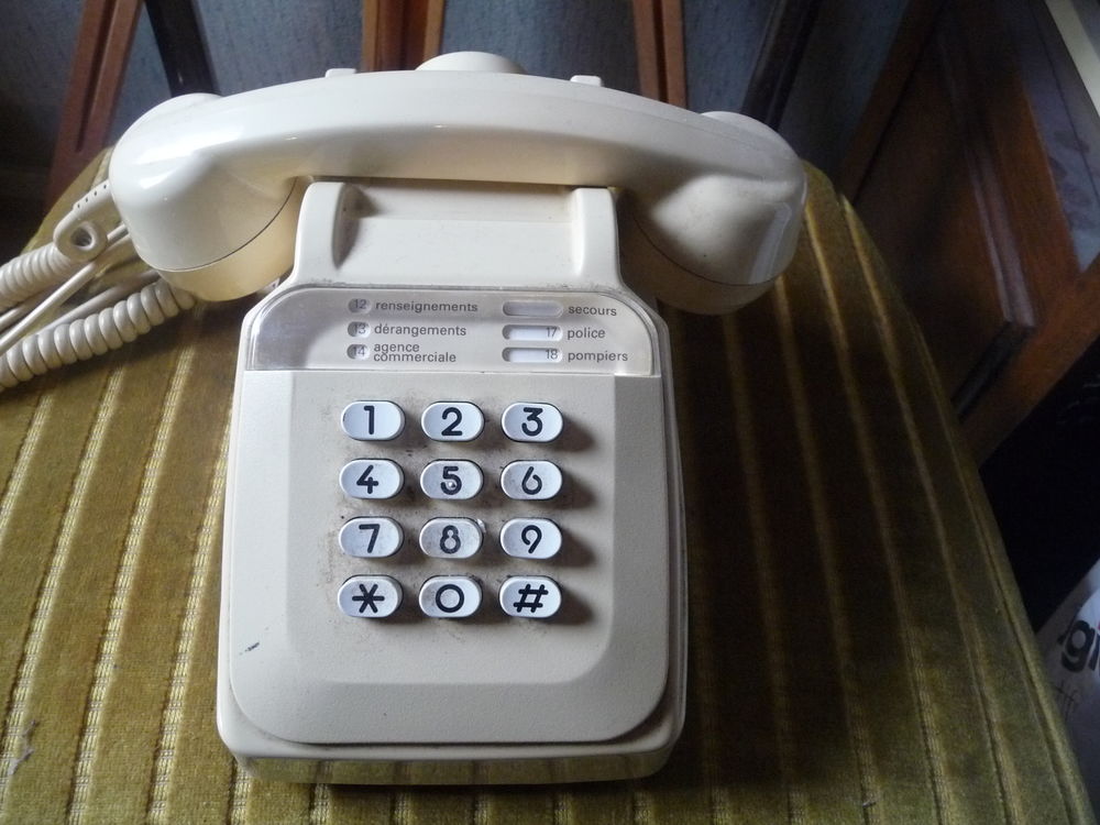 Achetez 1 téléphone vintage quasi neuf, annonce vente à Davézieux (07 ...