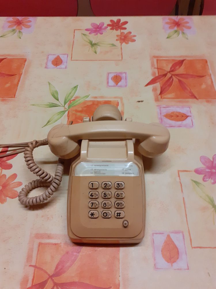 t�l�phones ancien 10 Joinville (52)