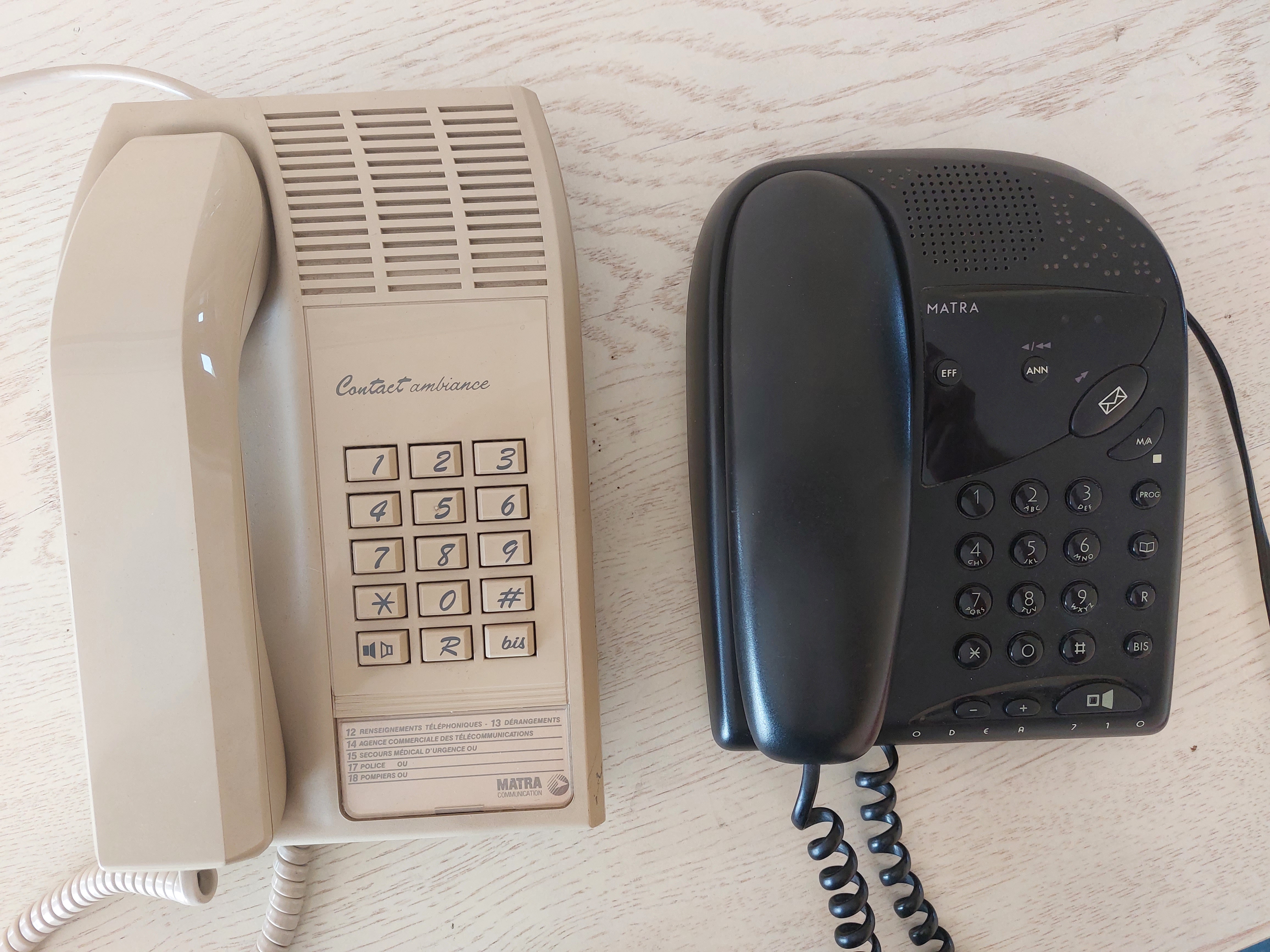 2 T�l�phones filaires MATRA 12 Armenti�res (59)