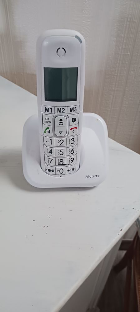 2 t�l�phones fixes 20 Saint-Pierre-d'Ol�ron (17)