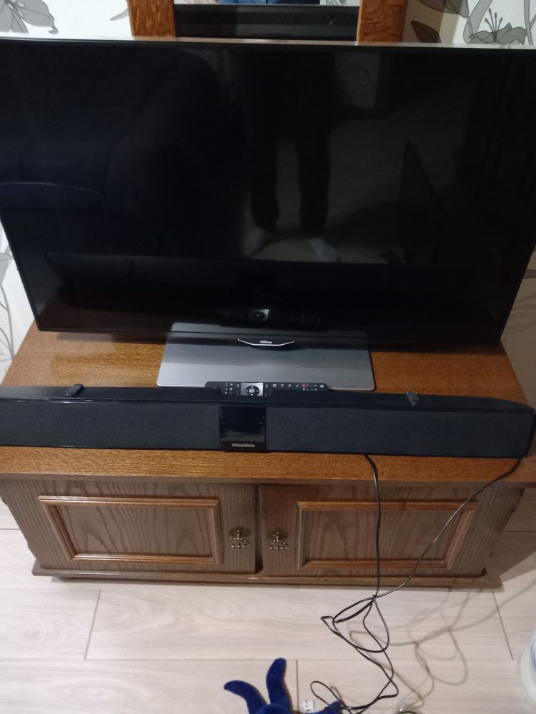 T�l�viseur et barre de son 60 Aniche (59)